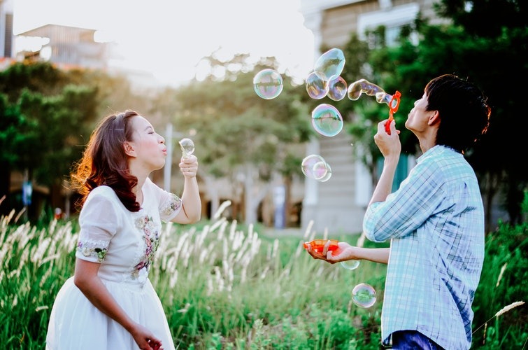 Happiness habits - soap bubbles